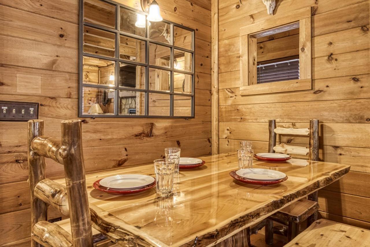 Bridgewood Cabin, Hot Tub, 1089 Of Free Attraction Tickets For Each Paid Day, Dollywood And More! Pigeon Forge Exteriör bild