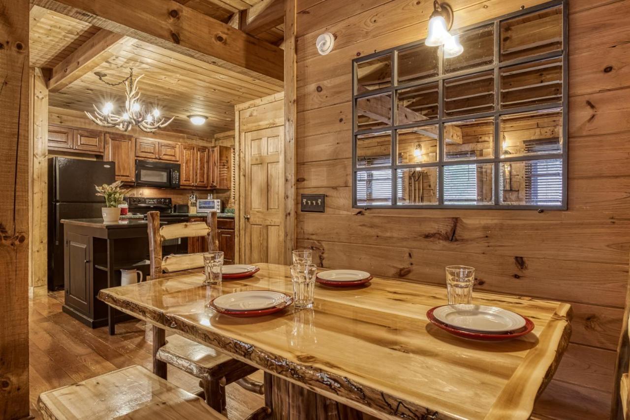 Bridgewood Cabin, Hot Tub, 1089 Of Free Attraction Tickets For Each Paid Day, Dollywood And More! Pigeon Forge Exteriör bild