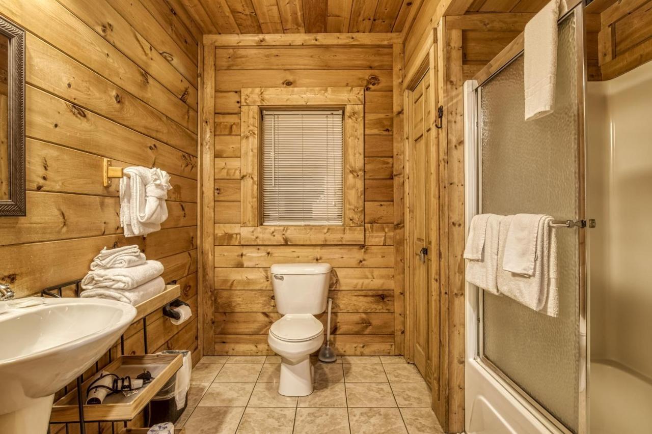 Bridgewood Cabin, Hot Tub, 1089 Of Free Attraction Tickets For Each Paid Day, Dollywood And More! Pigeon Forge Exteriör bild