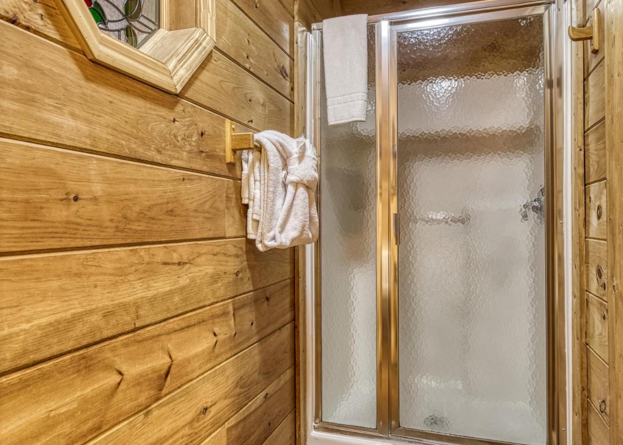 Bridgewood Cabin, Hot Tub, 1089 Of Free Attraction Tickets For Each Paid Day, Dollywood And More! Pigeon Forge Exteriör bild